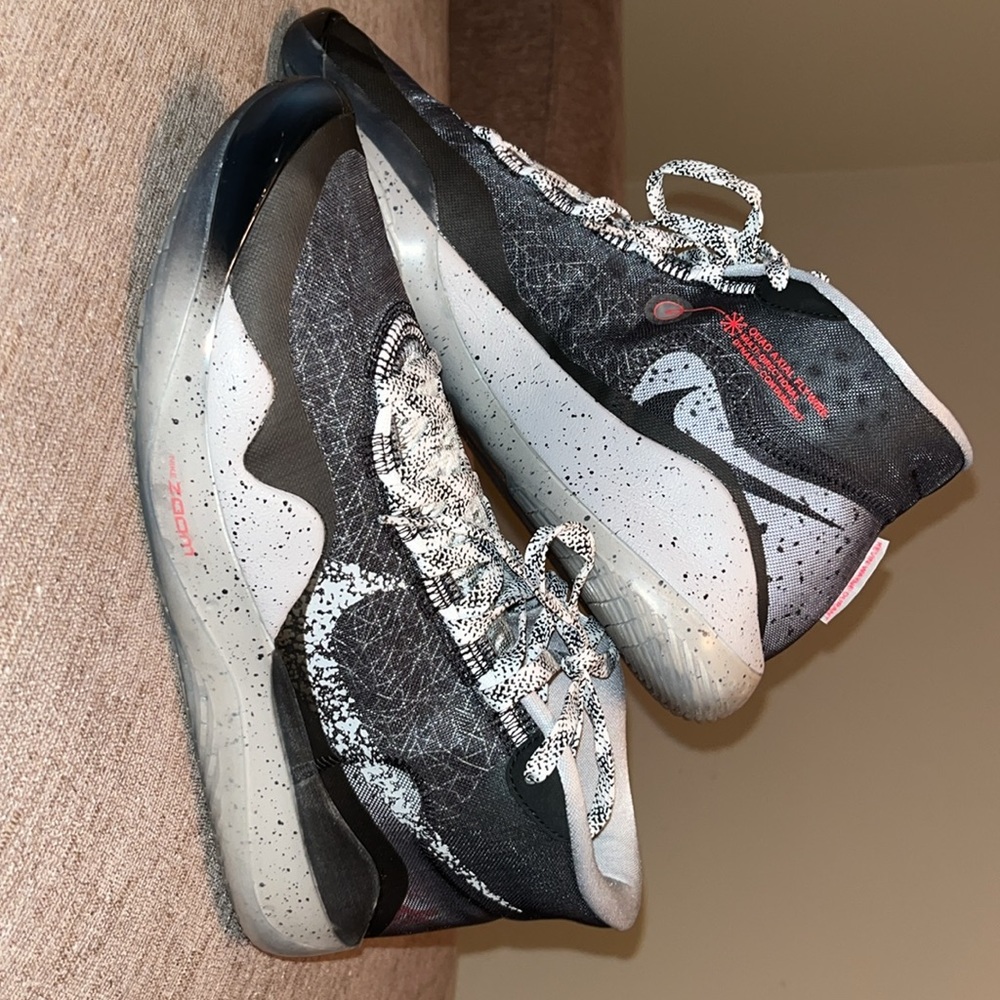 Brand new. Never worn. Black Cement. Ar4229 002.